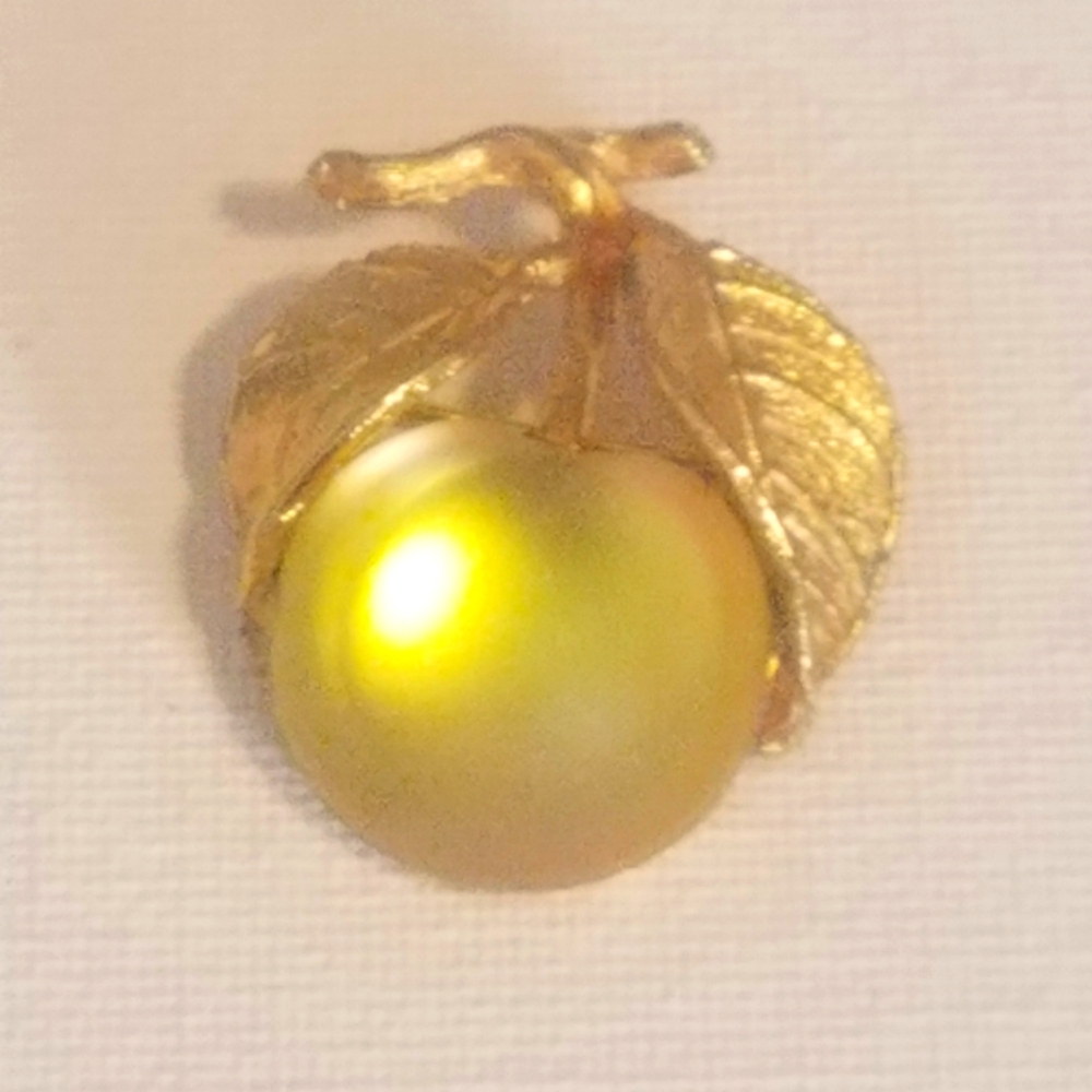 Vintage NAPIER Apple Brooch